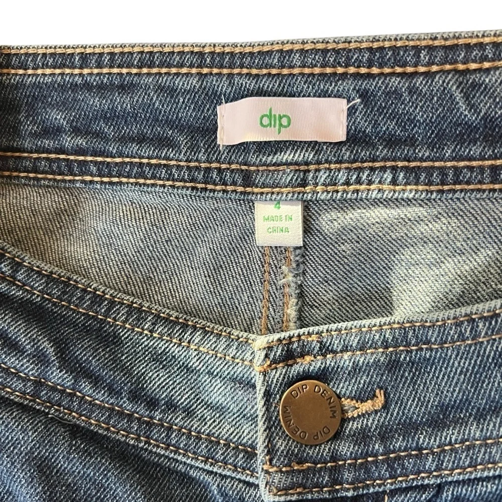Dip NWT straight leg denim jeans middle seam size 4